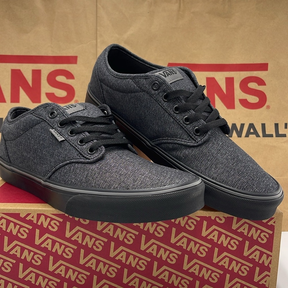 Vans Men’s Low-Top Sneakers Canvas Upper Atwood
(Varsity Textile) Black/Pewter - Picture 5 of 16